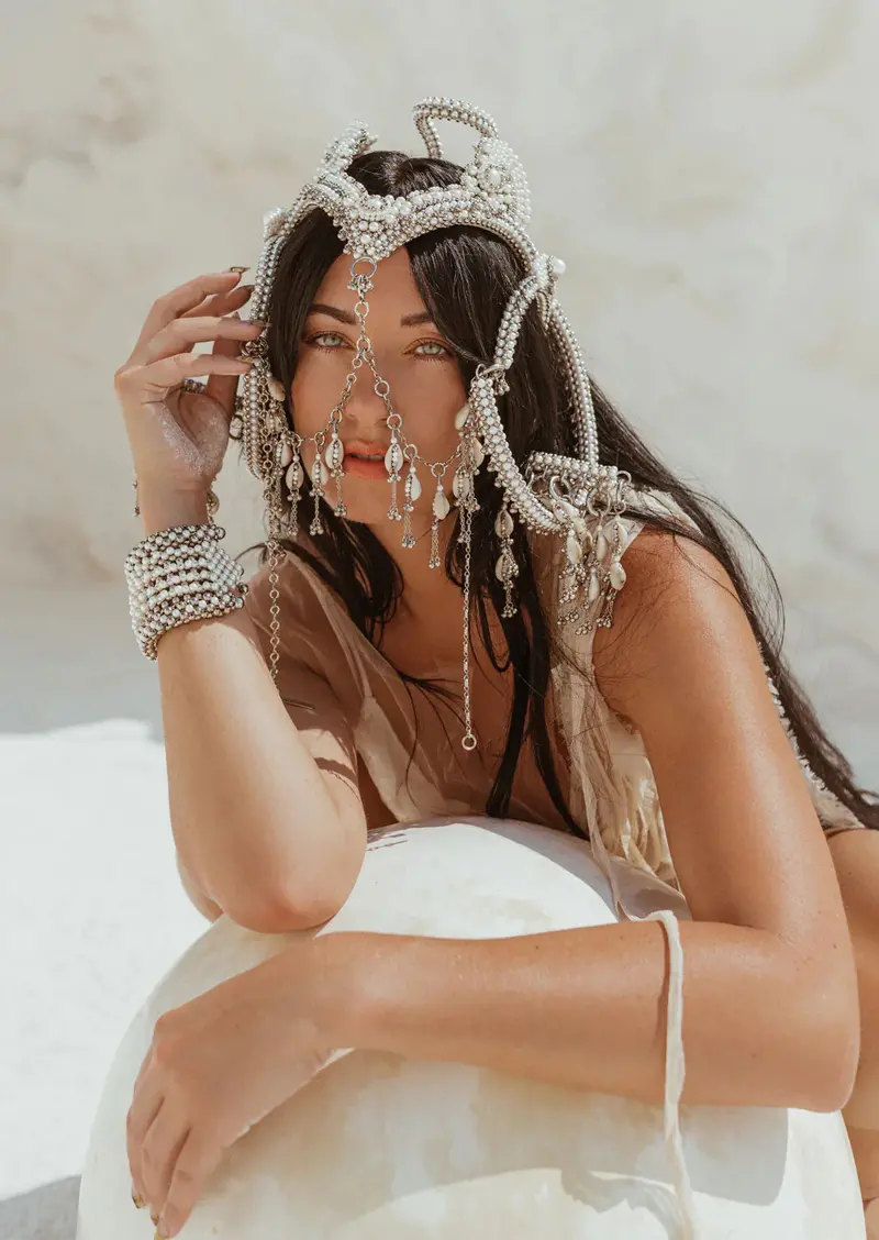 Jas Modular Pearl Headpiece With Face Chain – Feminine & Edgy 1