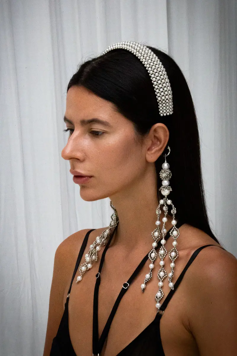 Teuta Pearl-Finished Headband – Two Subtle Tones 2