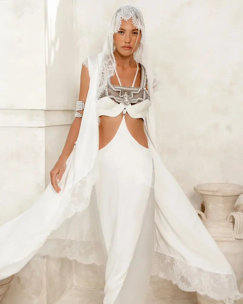 Teuta Sleeveless White Silk Robe With French Lace Trim 1